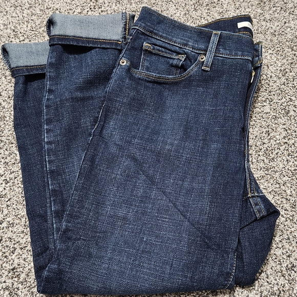 NEW Levi's Cropped Mid Rise Jeans - Picture 4 of 15